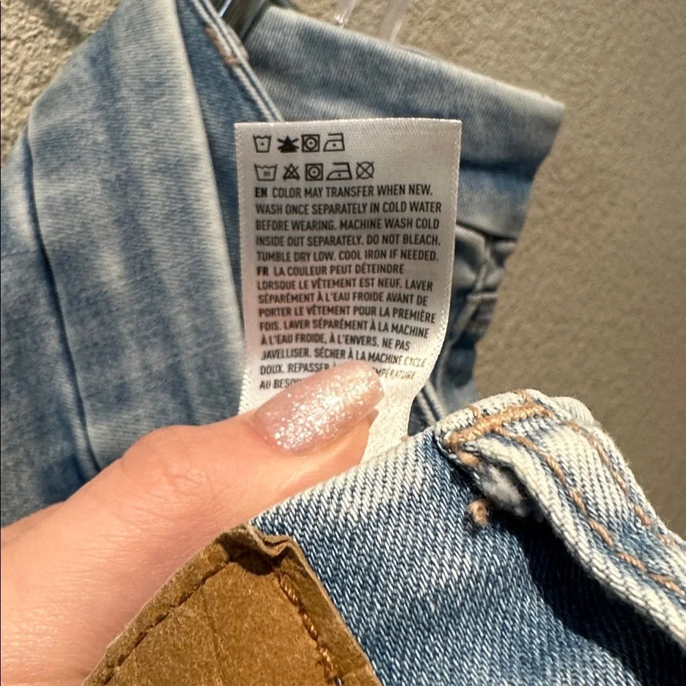 American Eagle Outfitters Light Blue Distressed Jean Shorts Size 18 - Picture 8 of 8